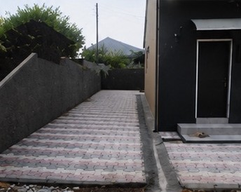 Coloured interlocking paving and steps